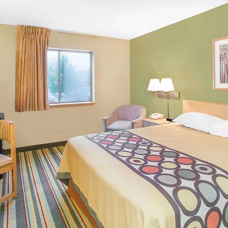 Отель Super 8 By Wyndham East Moline Экстерьер фото